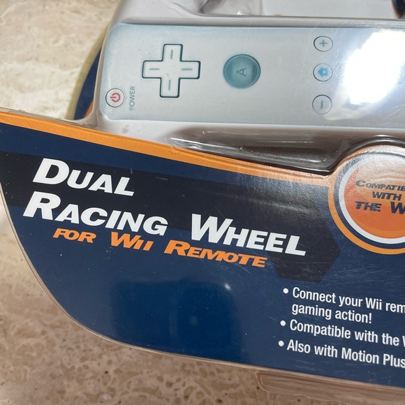 Wii RACING CONTROLLER CASE - Picture 2 of 4